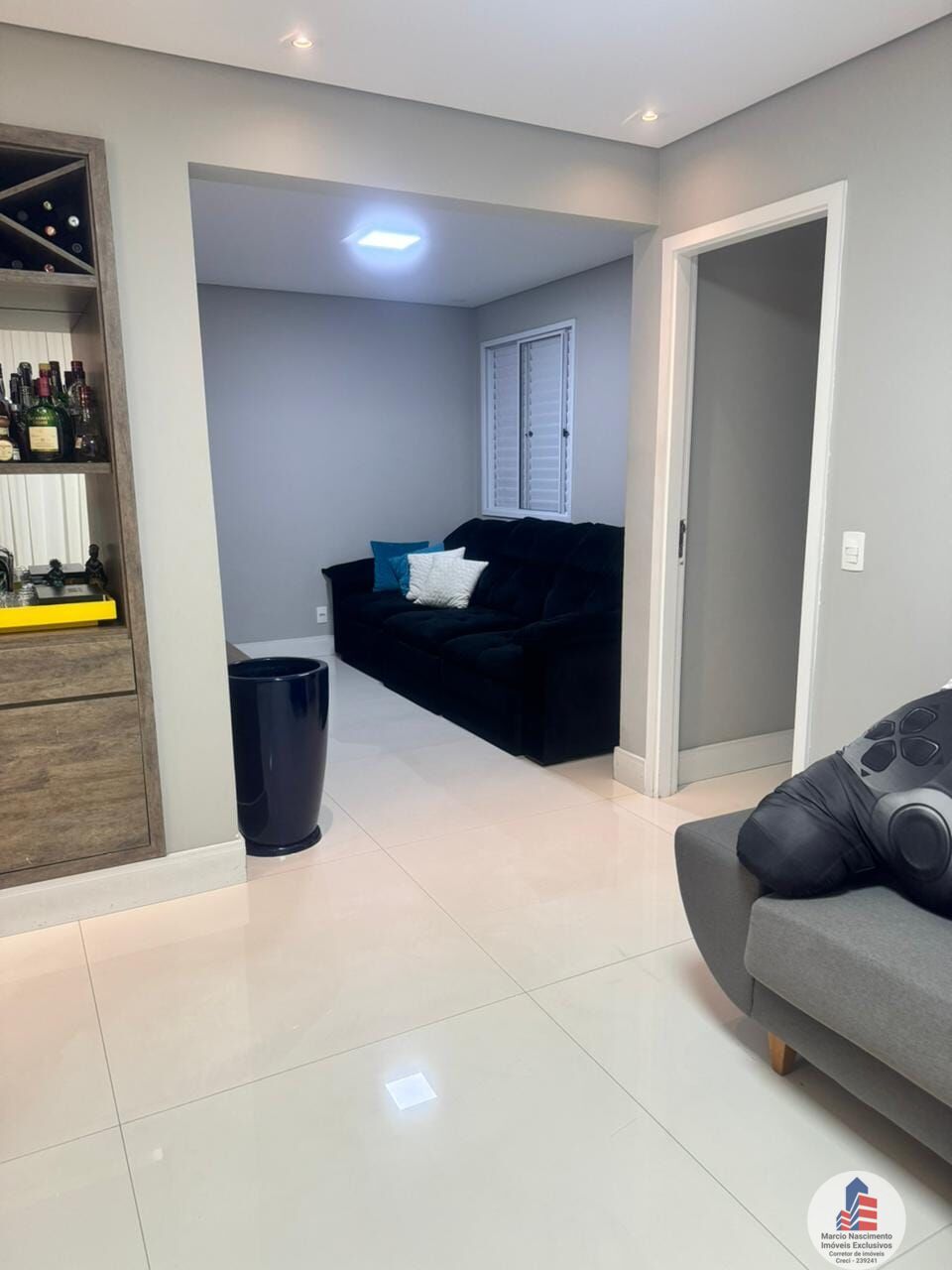 Apartamento à venda com 3 quartos, 114m² - Foto 2