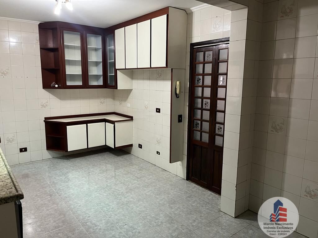 Sobrado à venda com 3 quartos, 232m² - Foto 4