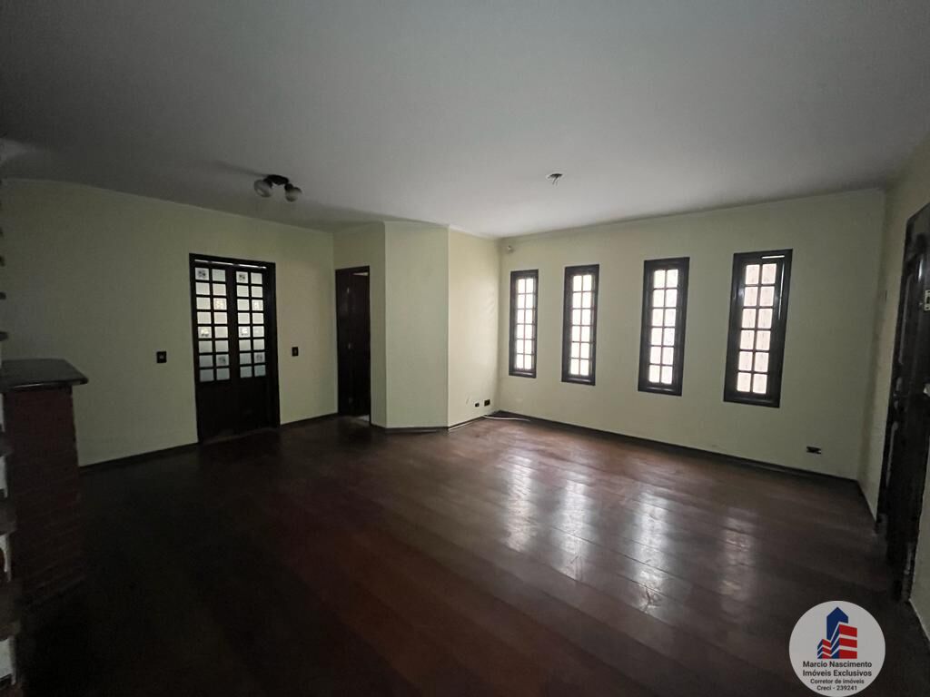 Sobrado à venda com 3 quartos, 232m² - Foto 2