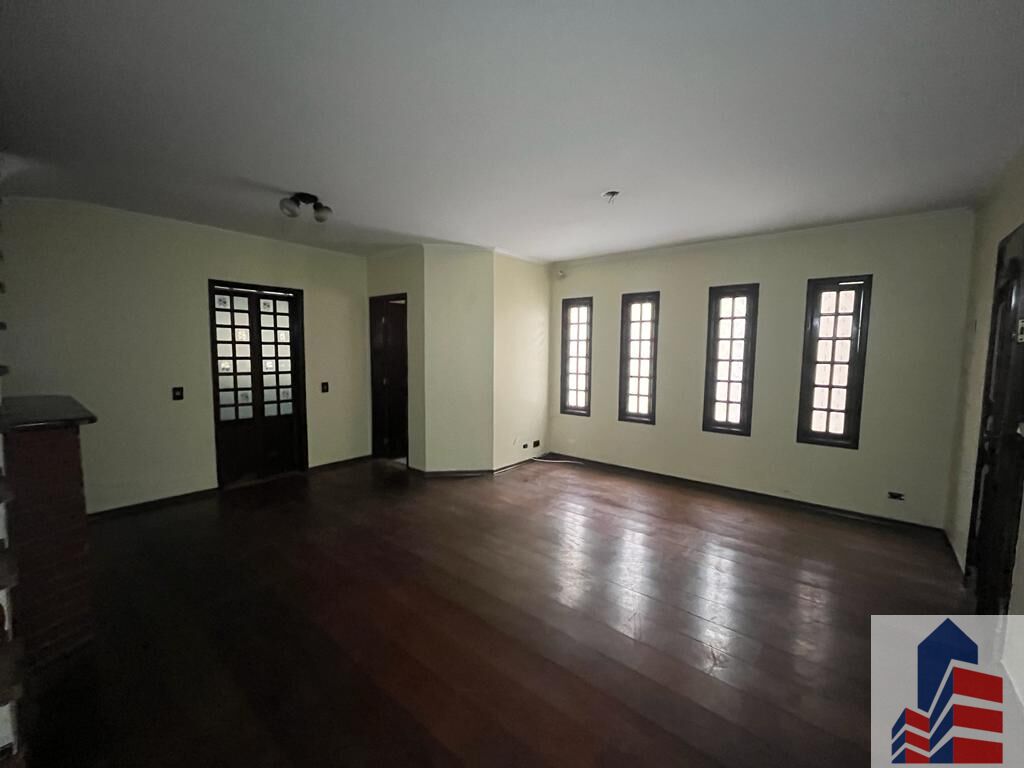 Sobrado à venda com 3 quartos, 232m² - Foto 2