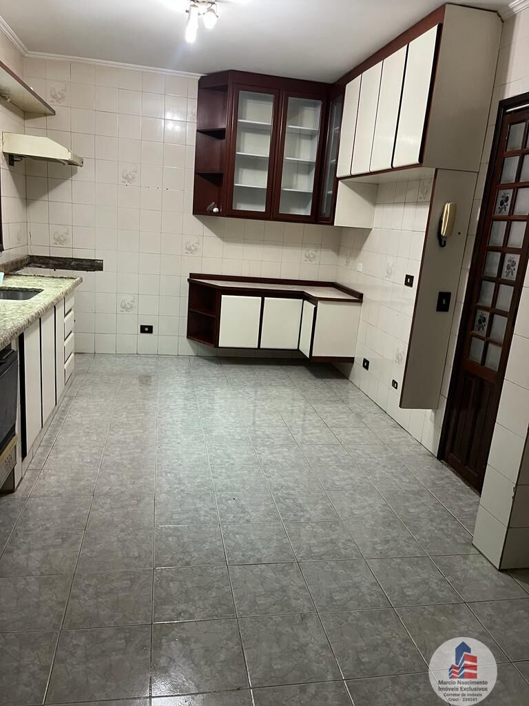 Sobrado à venda com 3 quartos, 232m² - Foto 6