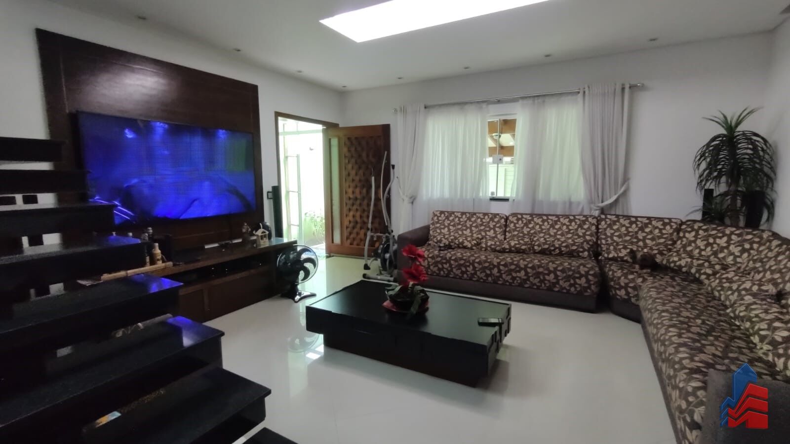 Sobrado, 3 quartos, 273 m² - Foto 1