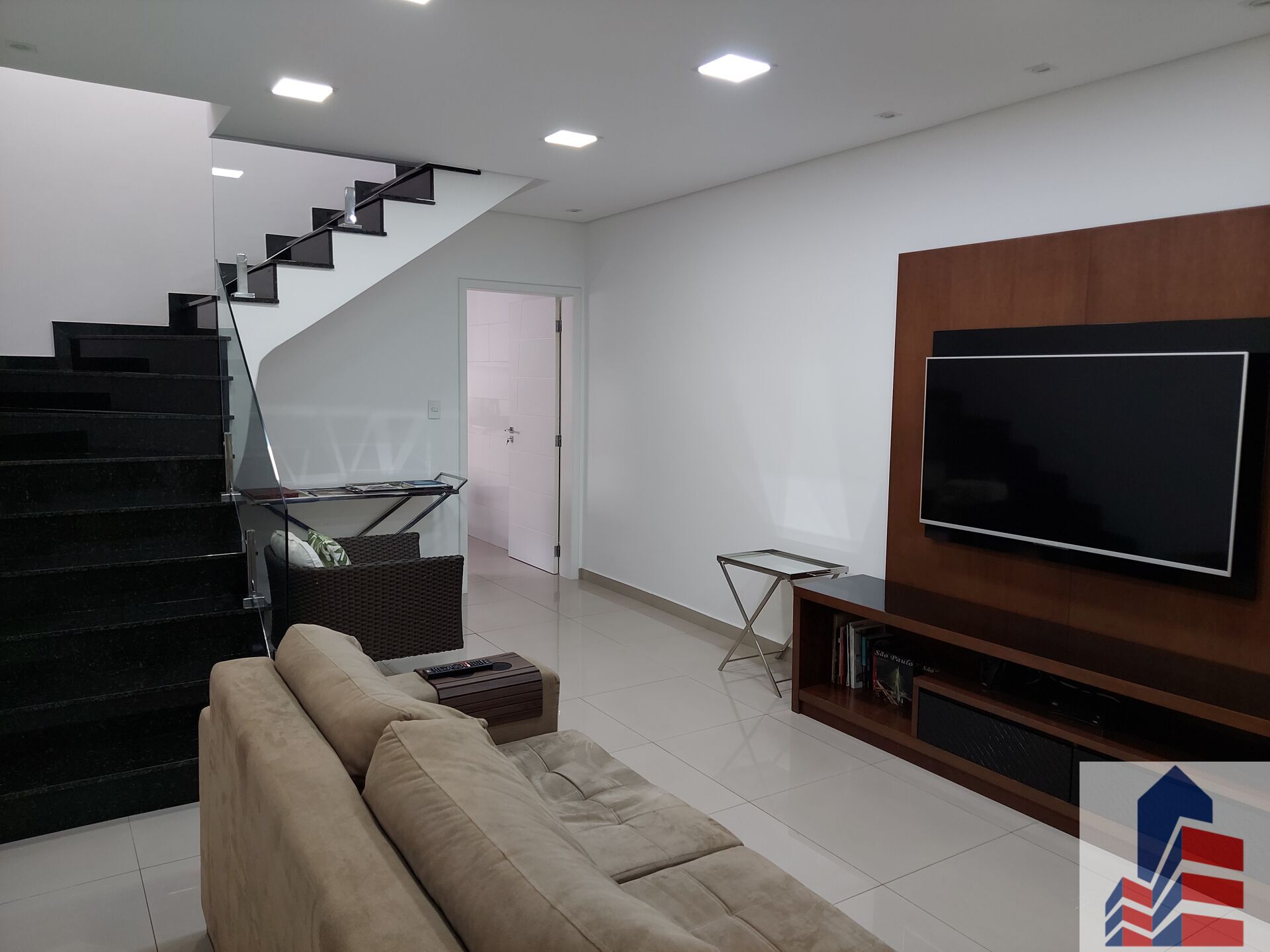 Sobrado à venda com 3 quartos, 194m² - Foto 4