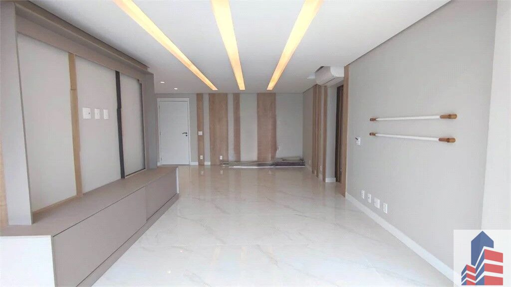 Apartamento à venda com 3 quartos, 154m² - Foto 2