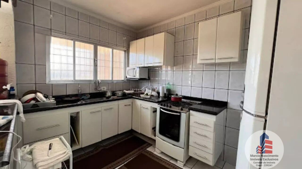 Sobrado à venda com 3 quartos, 175m² - Foto 4