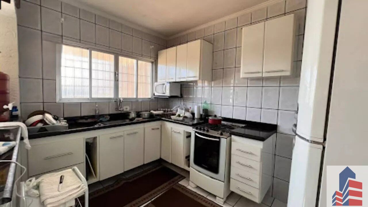 Sobrado à venda com 3 quartos, 175m² - Foto 4