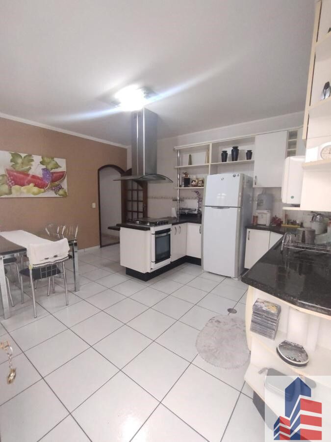 Sobrado à venda com 3 quartos, 225m² - Foto 3