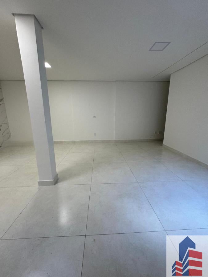 Casa à venda com 2 quartos, 100m² - Foto 4