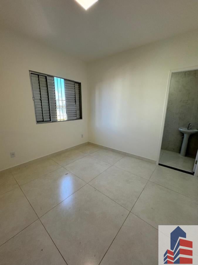 Casa à venda com 2 quartos, 100m² - Foto 6