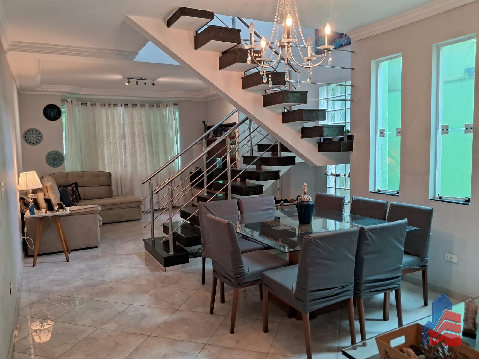 Sobrado, 3 quartos, 210 m² - Foto 1