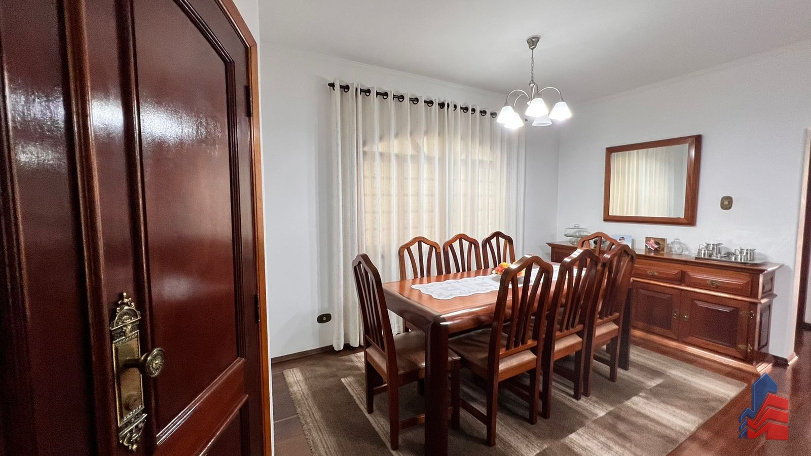 Sobrado, 3 quartos, 217 m² - Foto 1