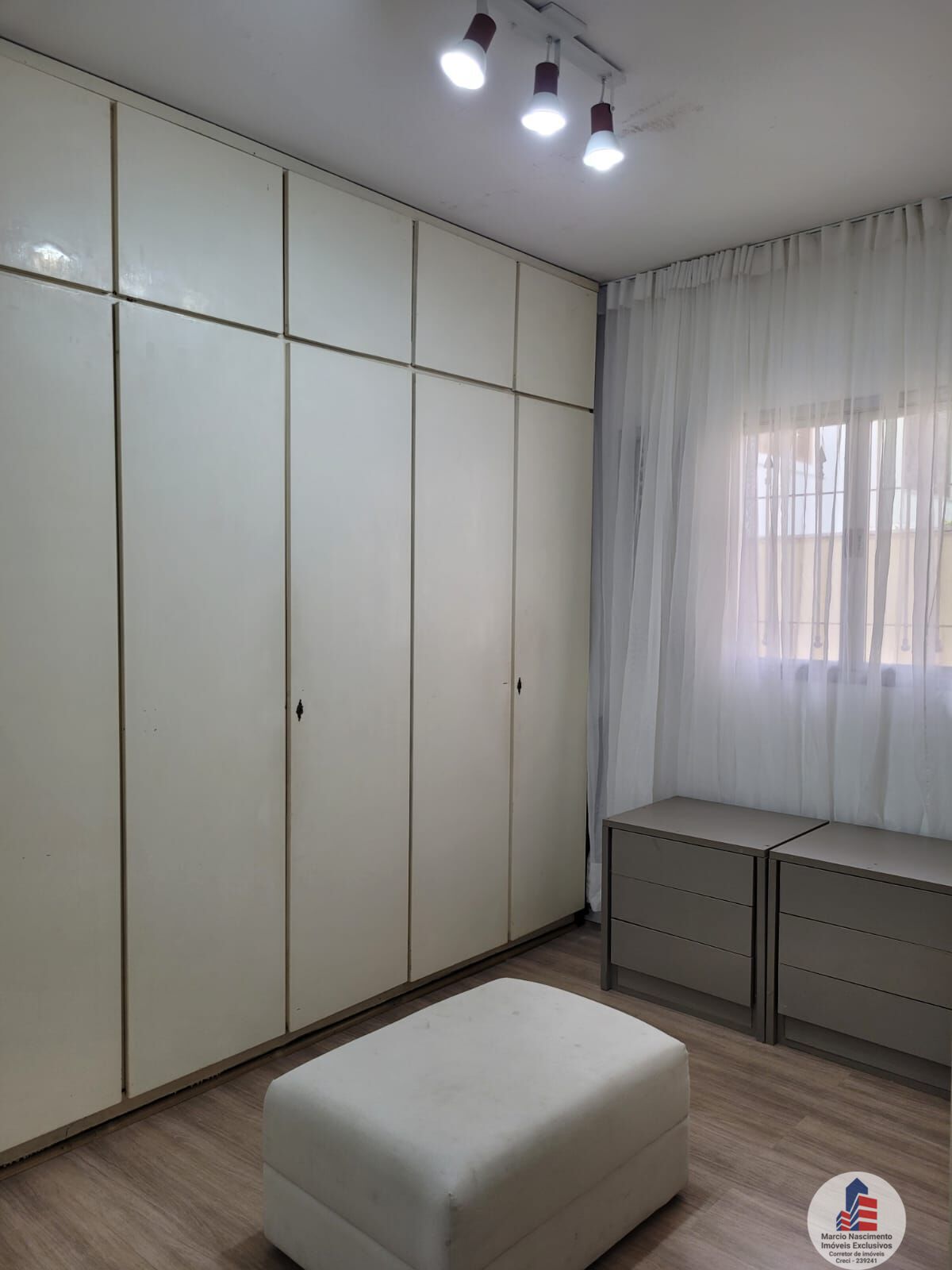 Casa à venda com 5 quartos, 300m² - Foto 10