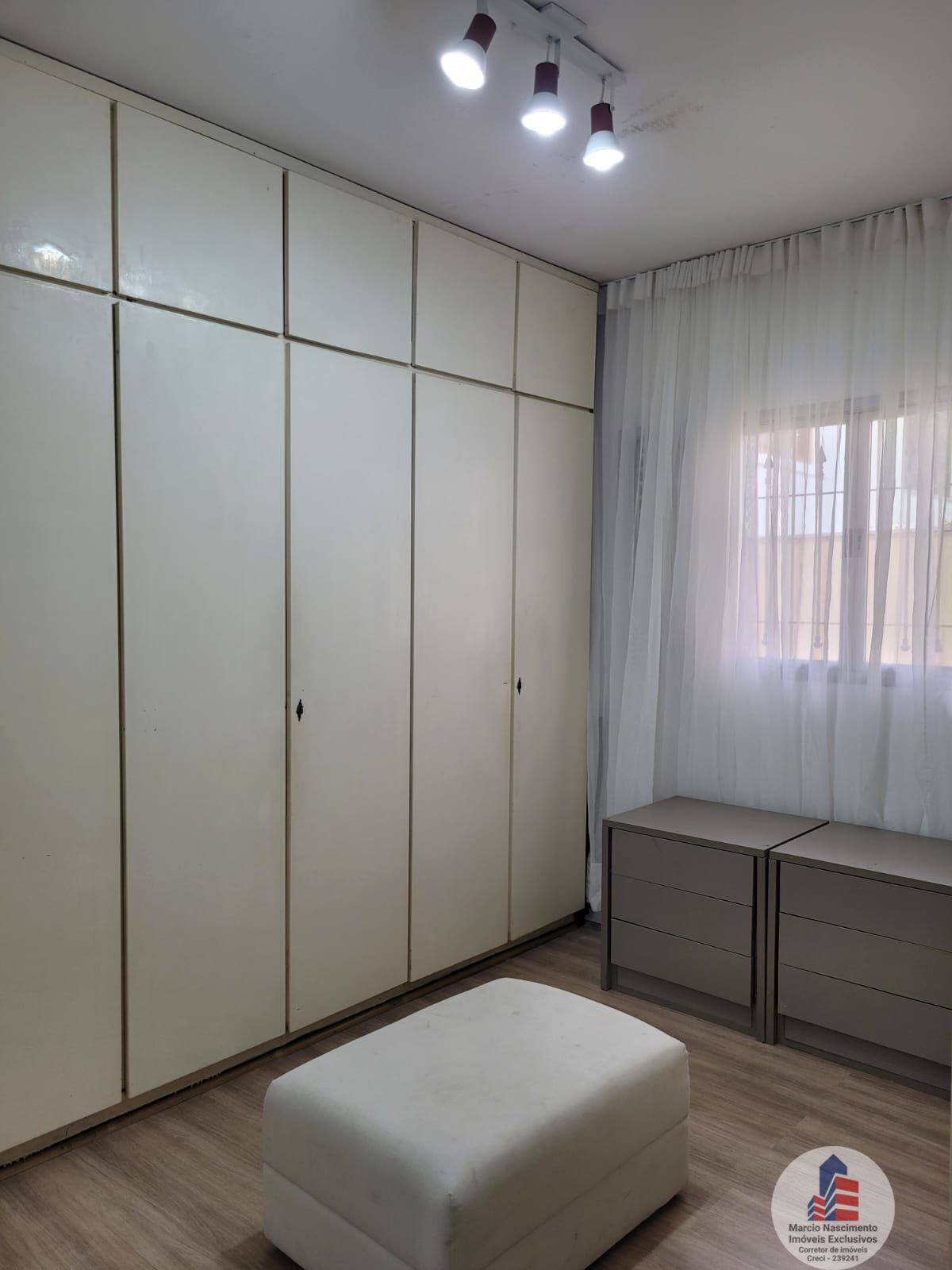 Casa à venda com 5 quartos, 300m² - Foto 10