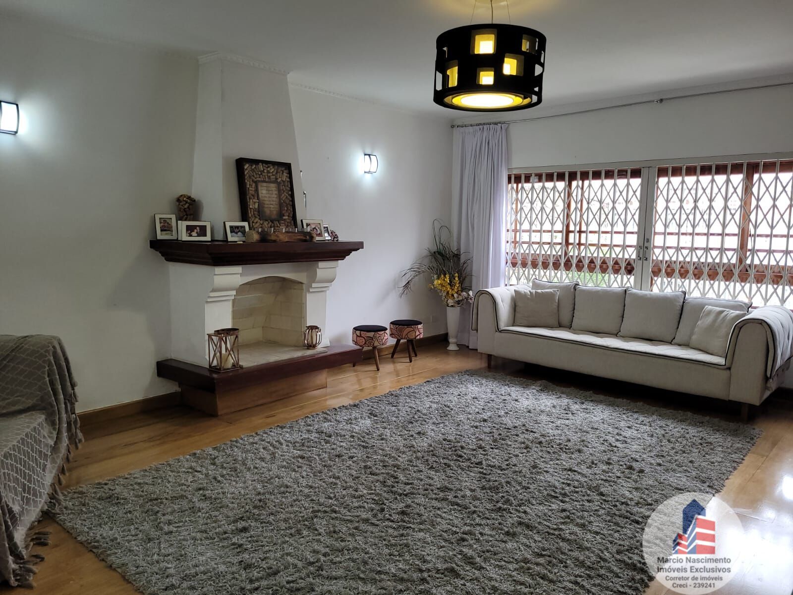 Casa à venda com 5 quartos, 300m² - Foto 2