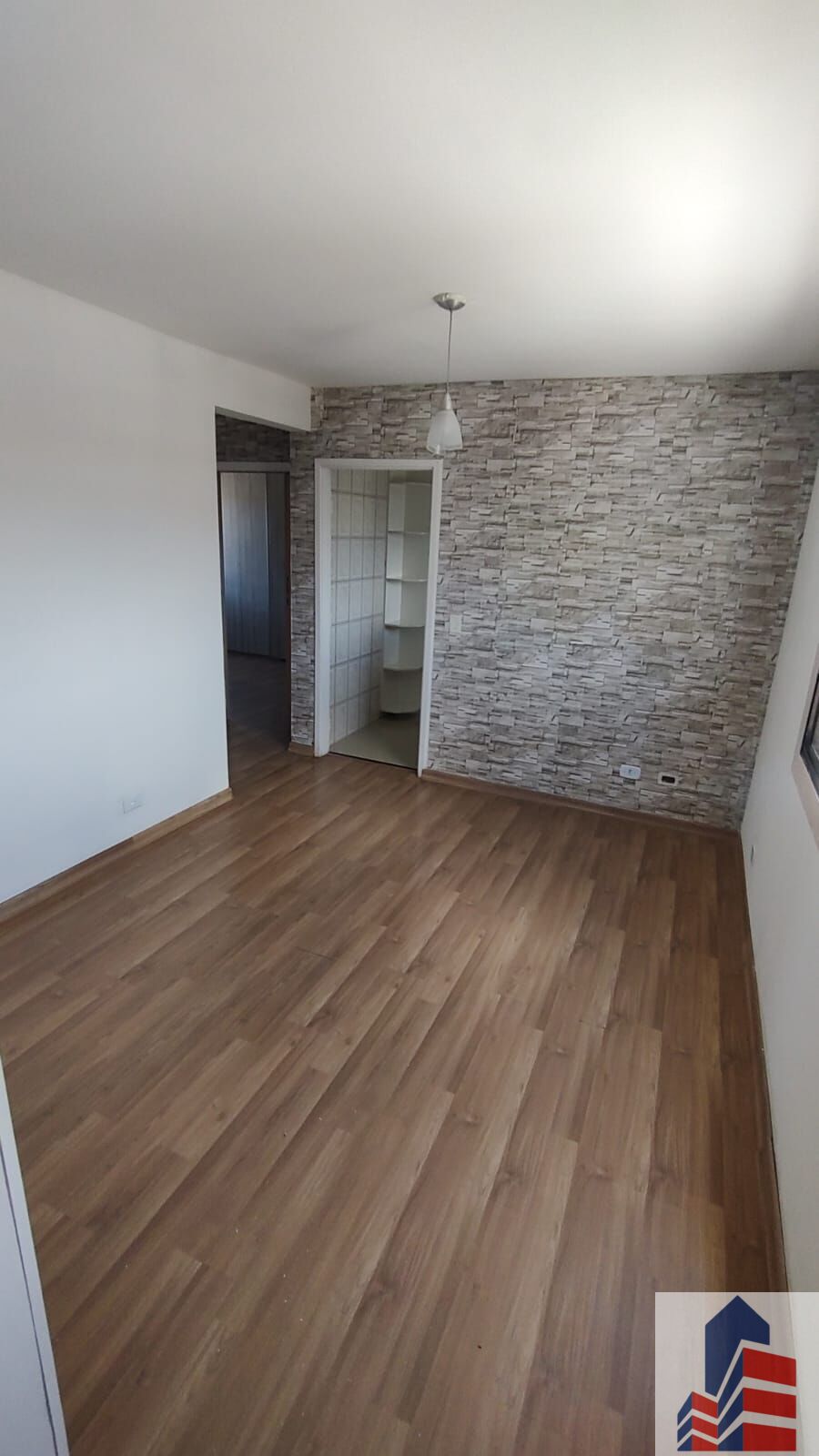 Apartamento à venda com 2 quartos, 75m² - Foto 2