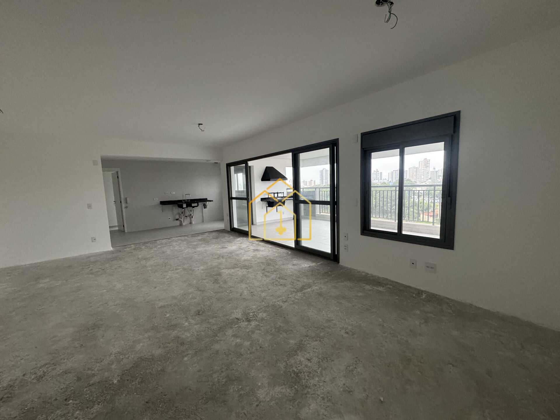 Apartamento à venda com 3 quartos, 165m² - Foto 2