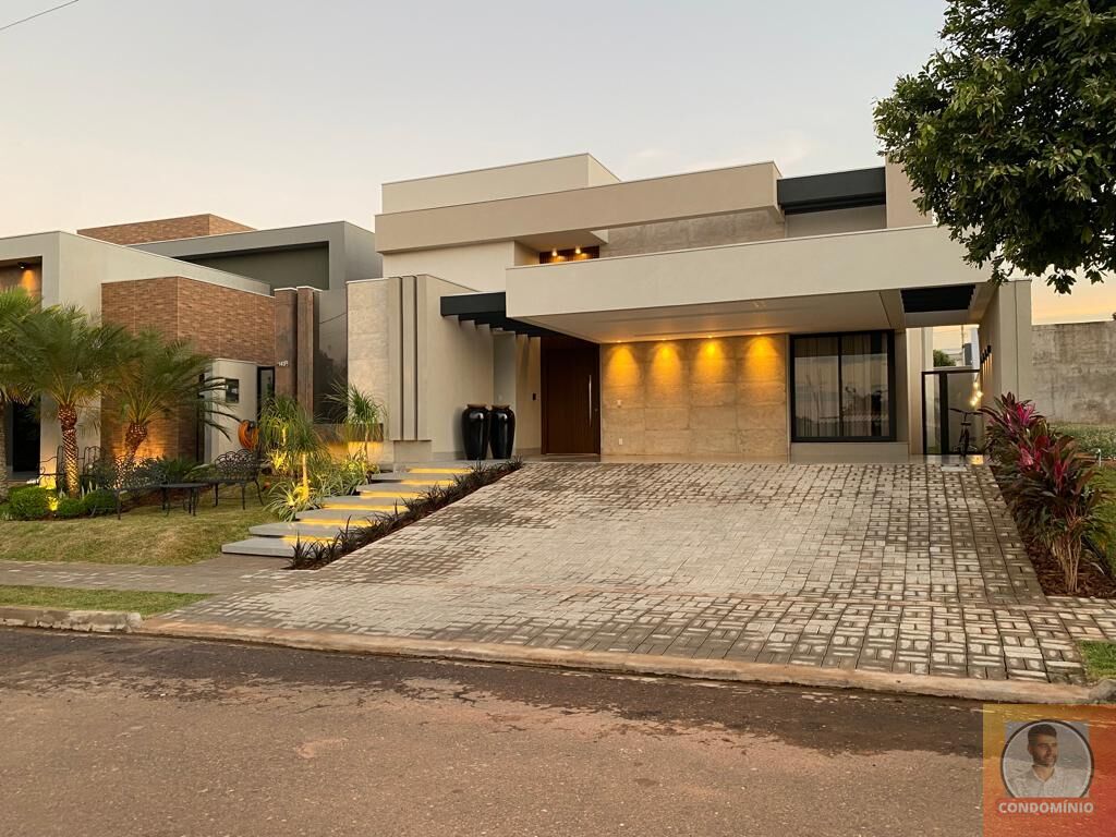 Casa de Condomínio à venda com 4 quartos, 275m² - Foto 1