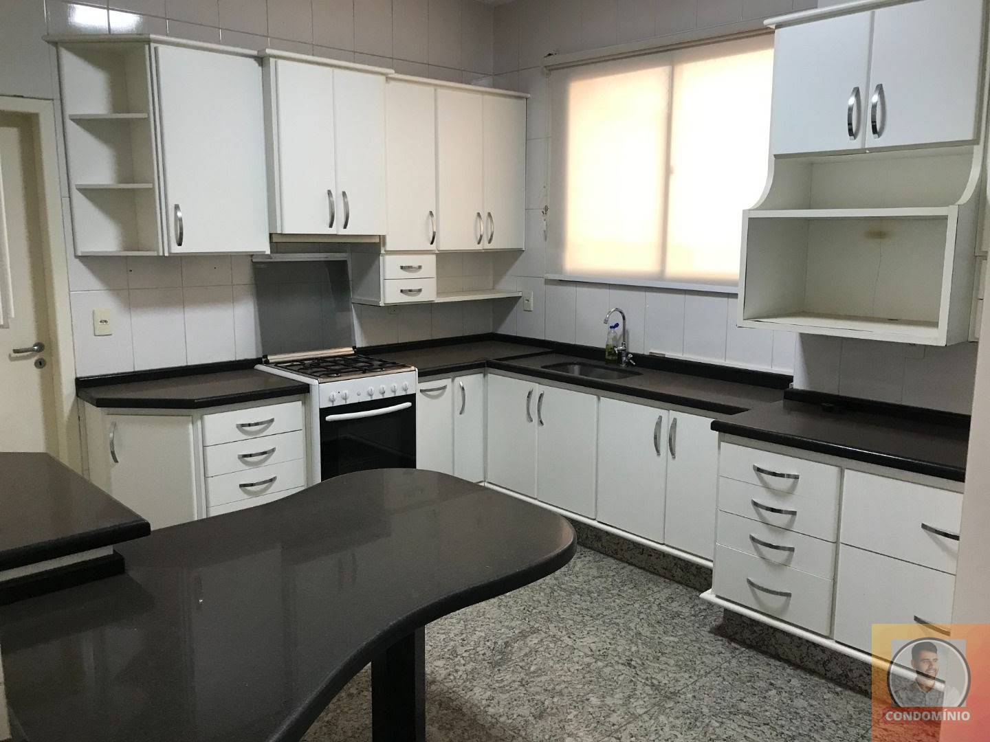 Apartamento à venda com 3 quartos, 151m² - Foto 9