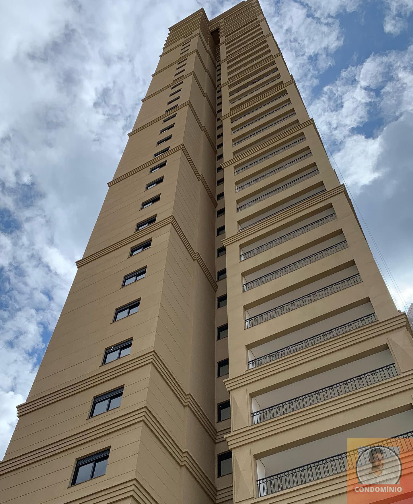 Apartamento à venda com 3 quartos, 238m² - Foto 2