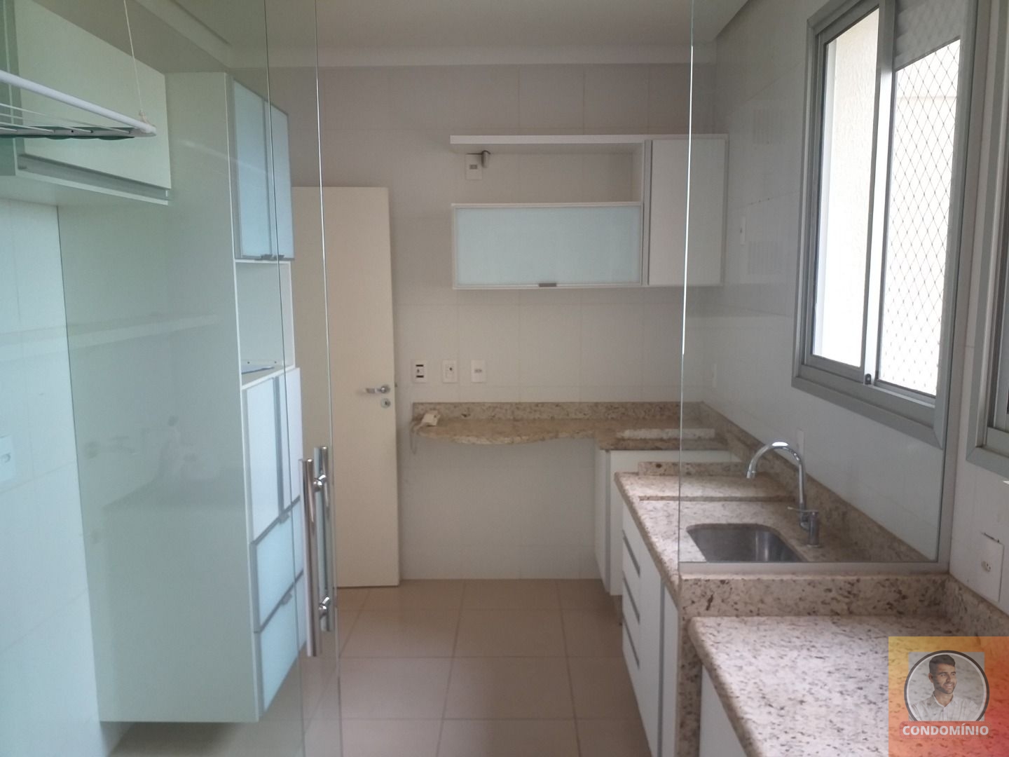 Apartamento à venda com 3 quartos, 103m² - Foto 4