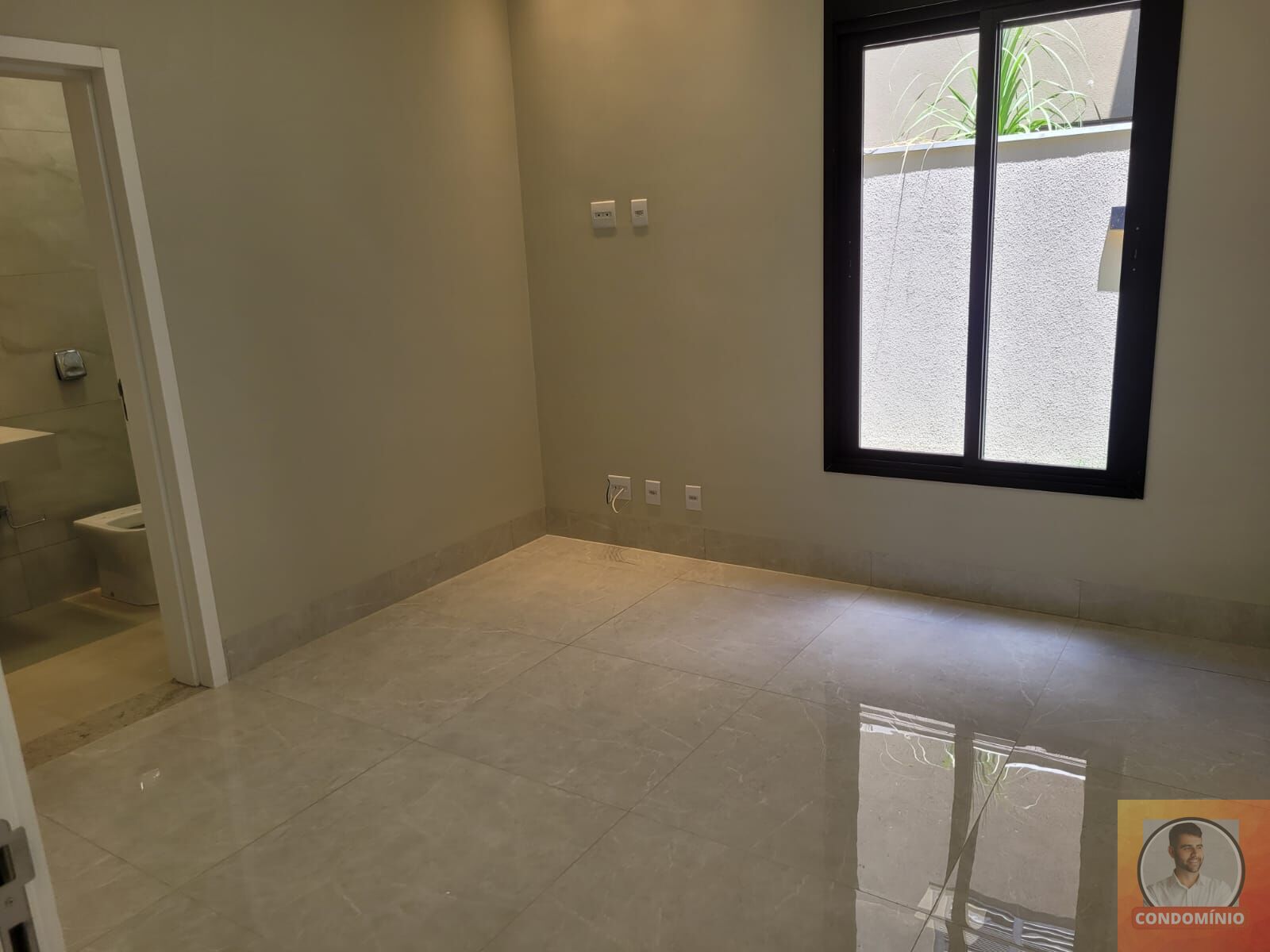 Casa de Condomínio à venda com 3 quartos, 250m² - Foto 4