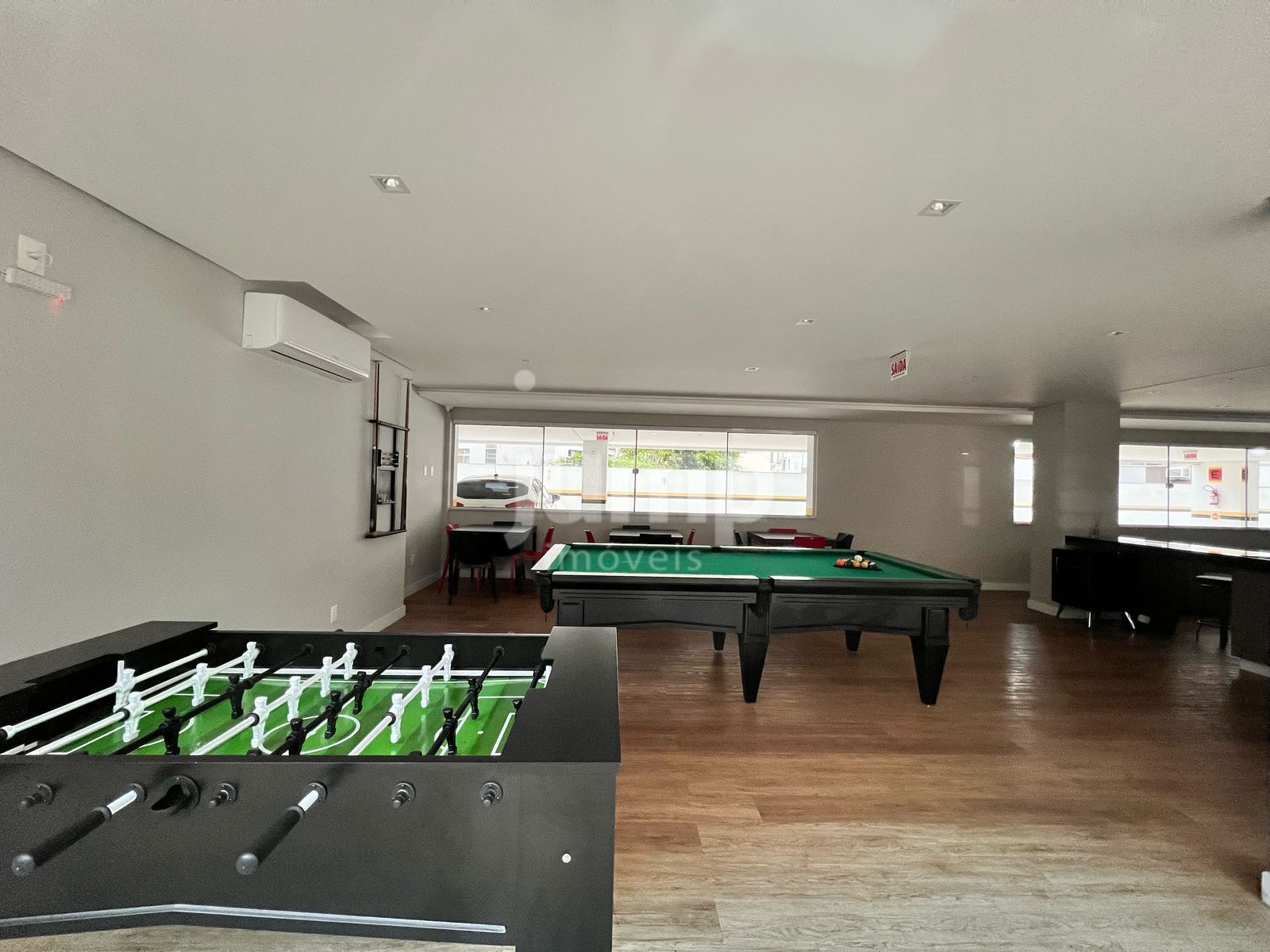Apartamento à venda com 2 quartos, 75m² - Foto 13
