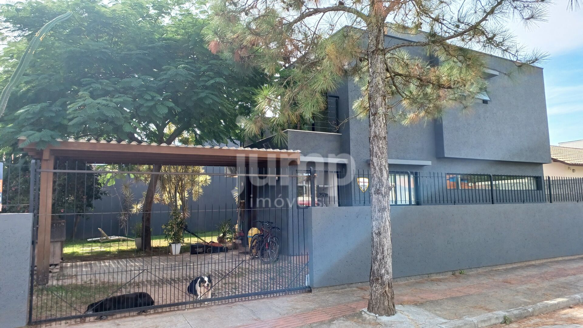 Casa à venda com 4 quartos, 200m² - Foto 2
