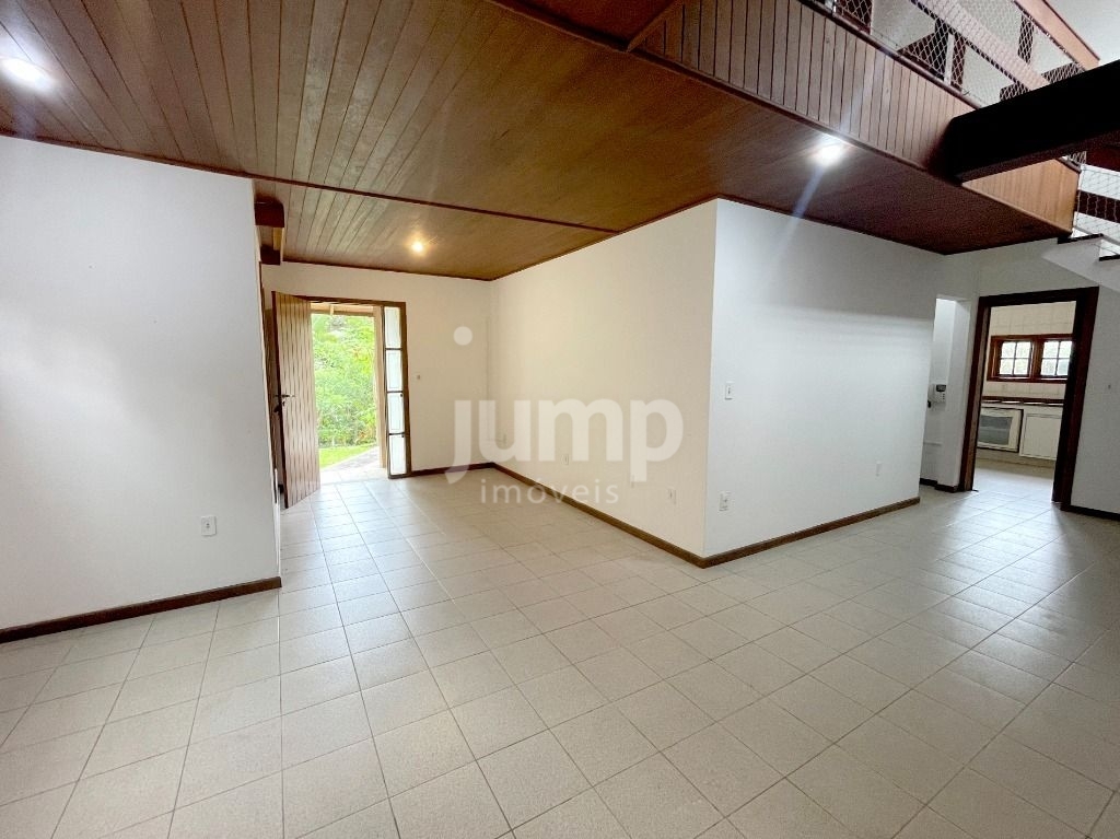 Casa à venda com 4 quartos, 350m² - Foto 4