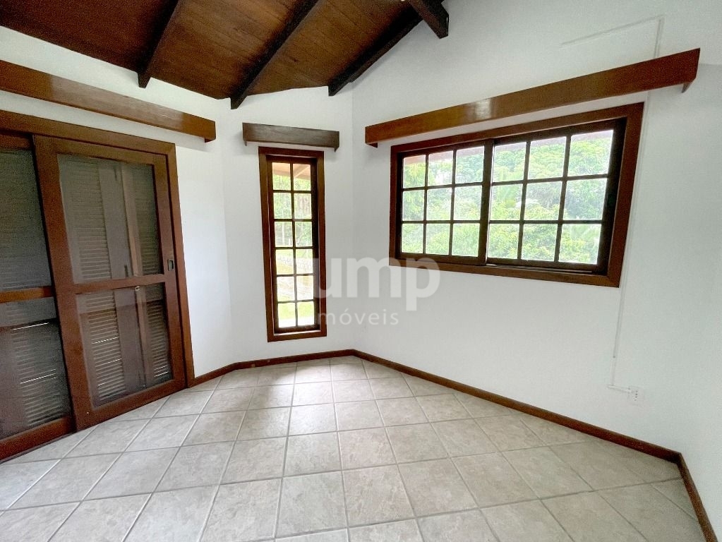 Casa à venda com 4 quartos, 350m² - Foto 6