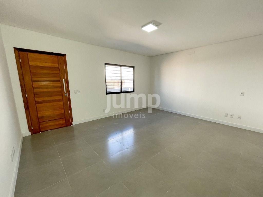 Casa à venda com 2 quartos, 156m² - Foto 2