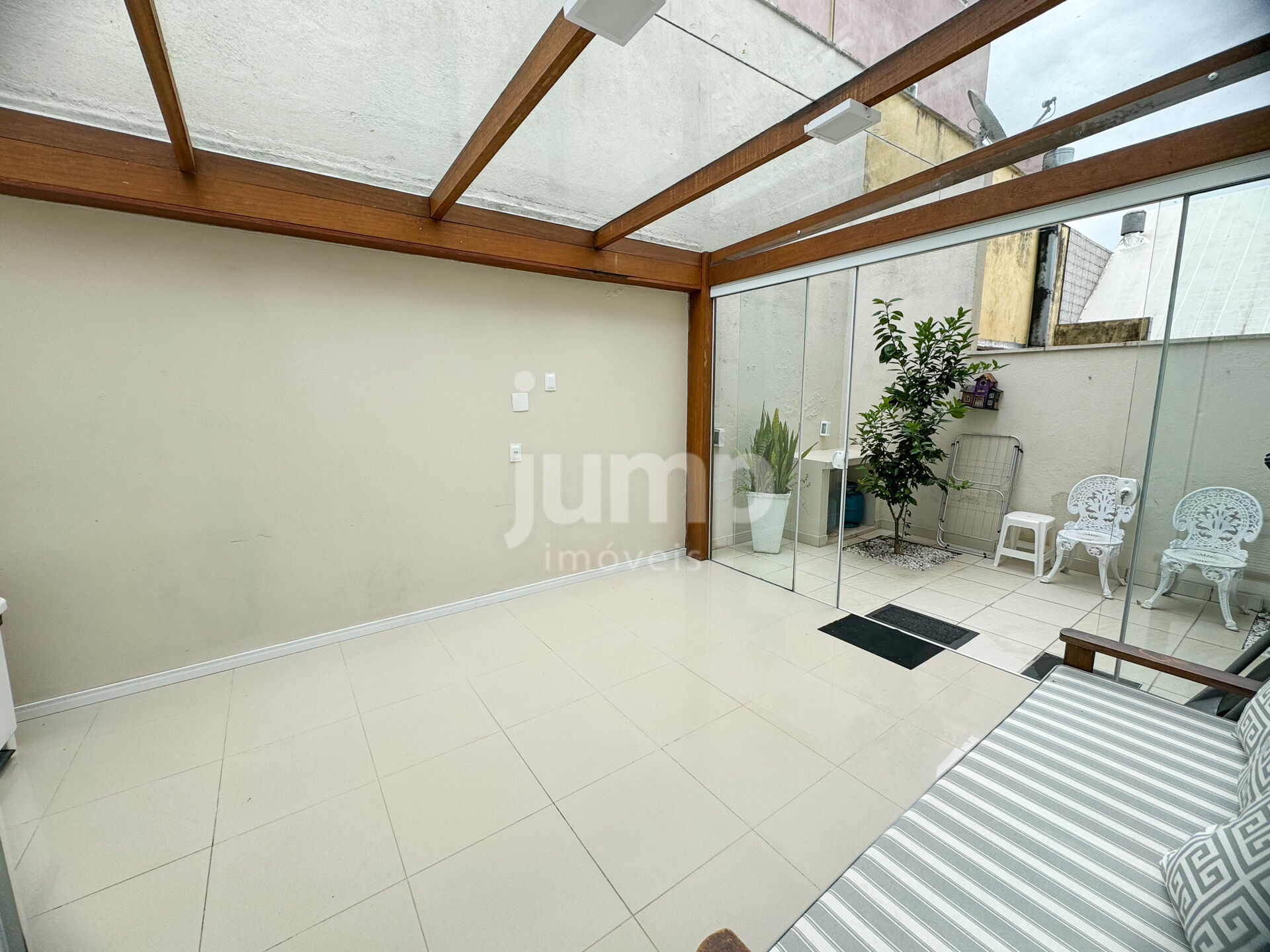 Casa à venda com 2 quartos, 151m² - Foto 11