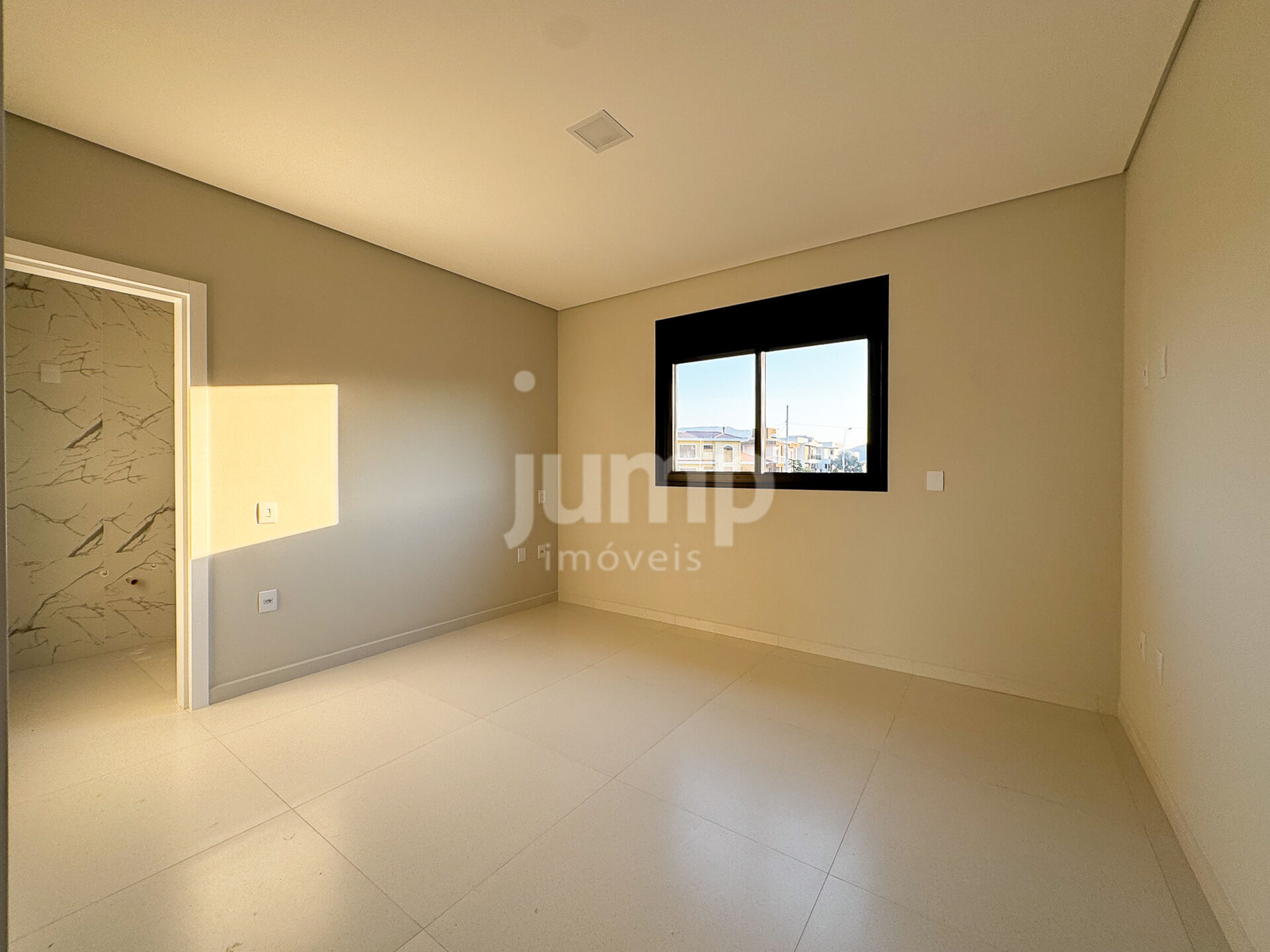 Casa à venda com 4 quartos, 244m² - Foto 13