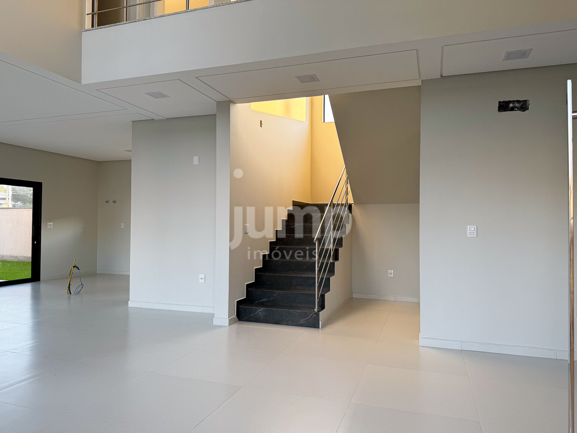 Casa à venda com 4 quartos, 244m² - Foto 3