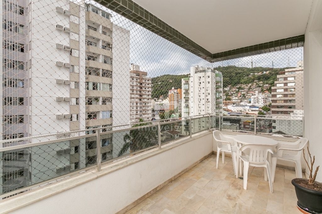 Apartamento à venda com 3 quartos, 239m² - Foto 4