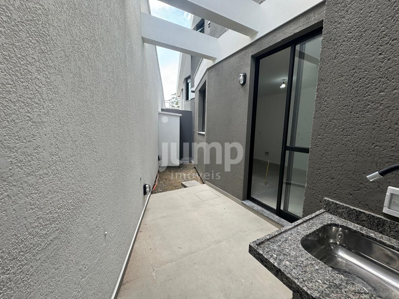 Casa à venda com 3 quartos, 174m² - Foto 8