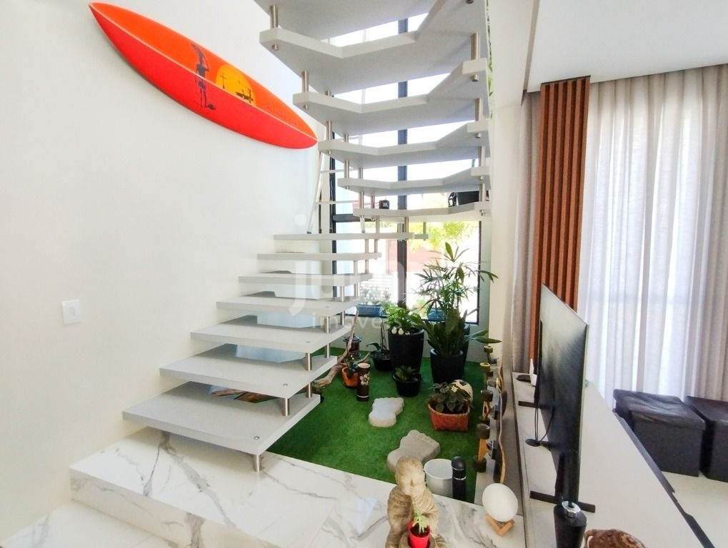 Casa à venda com 3 quartos, 165m² - Foto 7