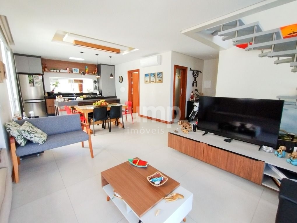 Casa à venda com 3 quartos, 165m² - Foto 1