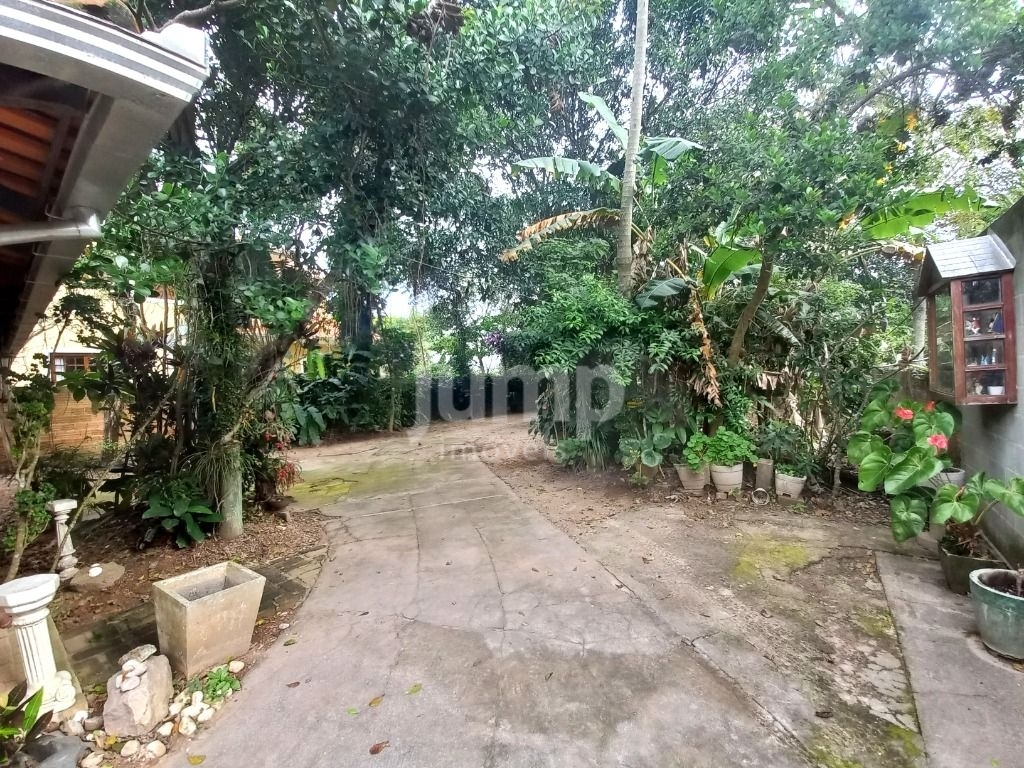 Casa à venda com 3 quartos, 200m² - Foto 14