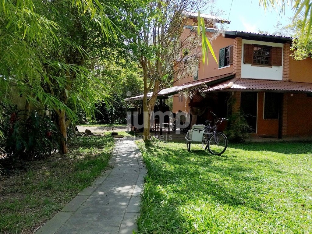 Casa à venda com 3 quartos, 92m² - Foto 1