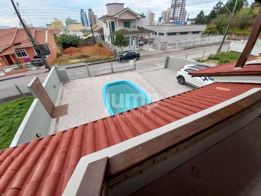 Casa à venda com 3 quartos, 186m² - Foto 13