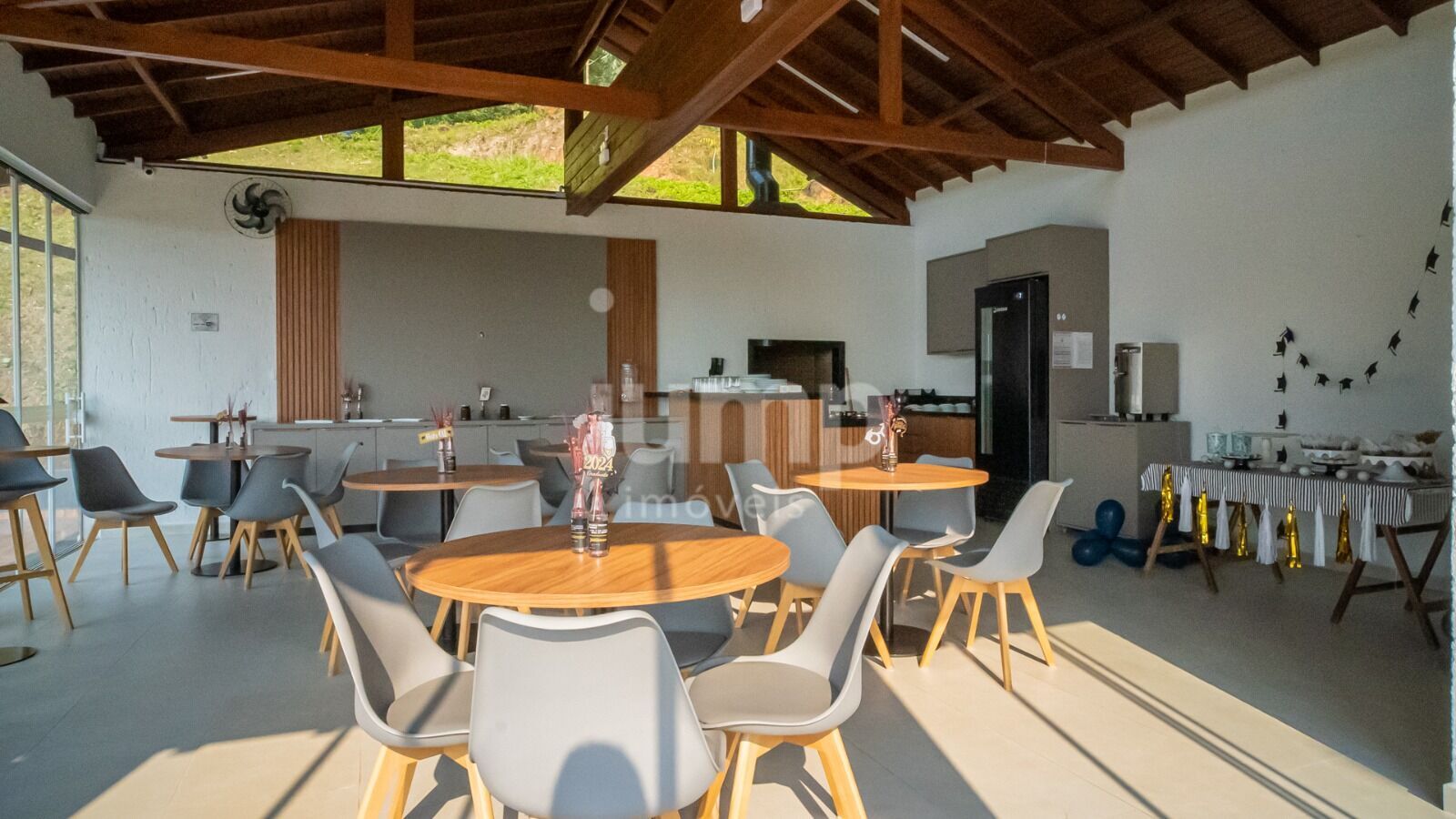 Casa à venda com 4 quartos, 235m² - Foto 26