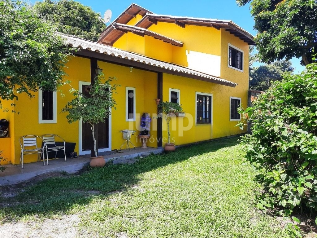 Casa à venda com 3 quartos, 600m² - Foto 1