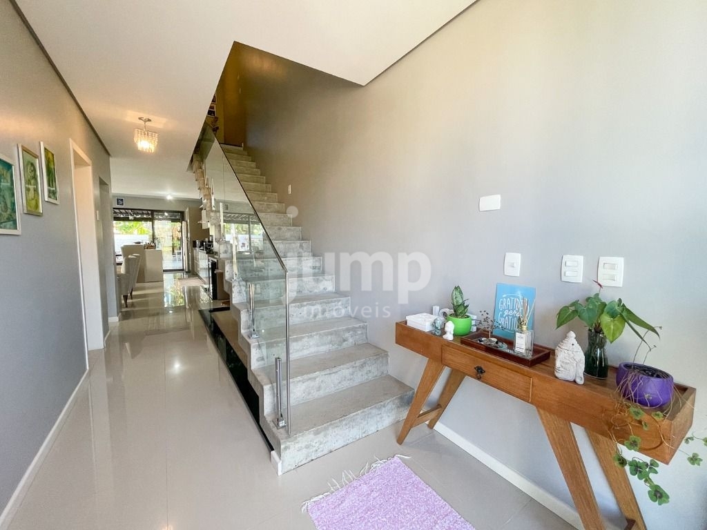 Casa à venda com 3 quartos, 215m² - Foto 8