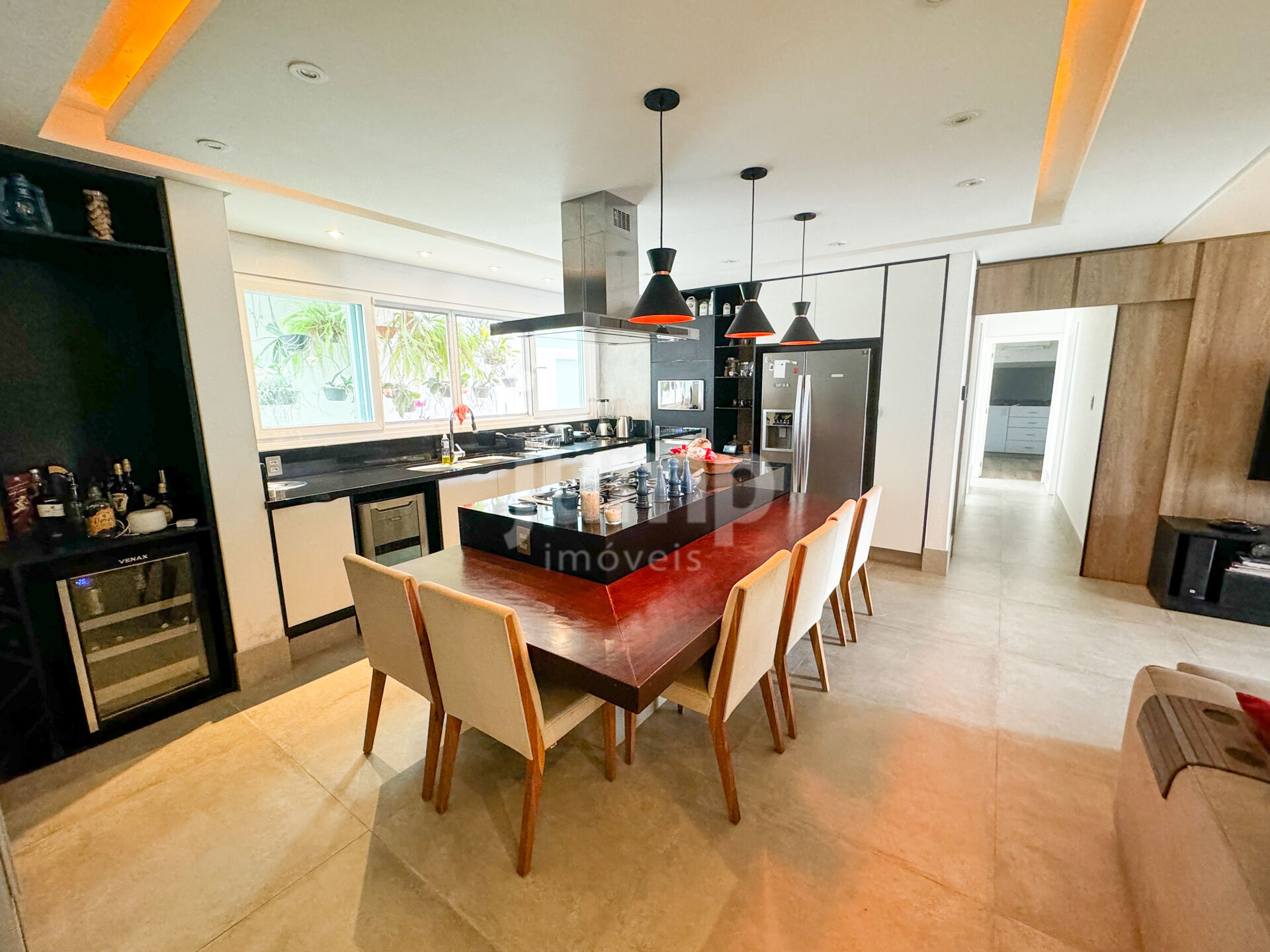 Casa à venda com 3 quartos, 260m² - Foto 1