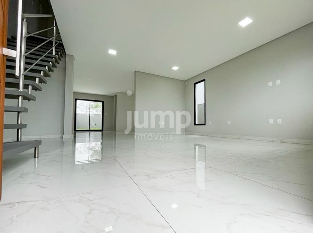 Casa à venda com 3 quartos, 150m² - Foto 3