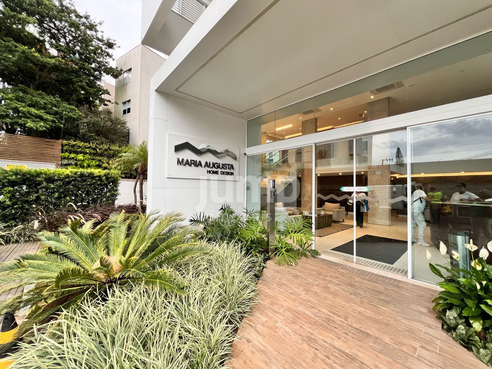 Apartamento à venda com 2 quartos, 75m² - Foto 2