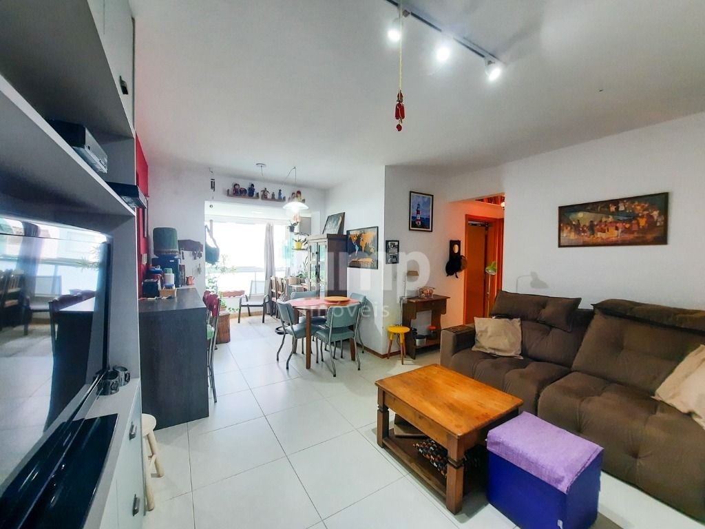 Apartamento à venda com 2 quartos, 80m² - Foto 1