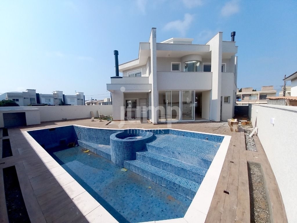 Casa à venda com 3 quartos, 420m² - Foto 1