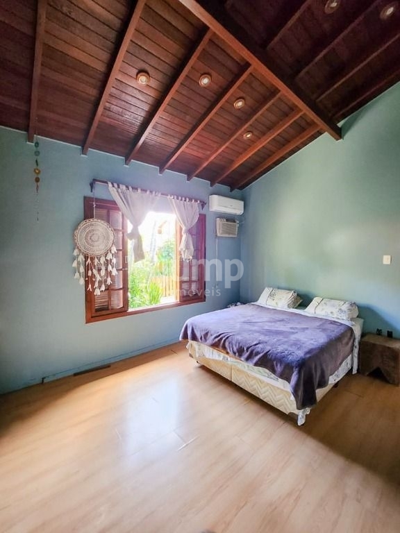 Casa à venda com 4 quartos, 250m² - Foto 10