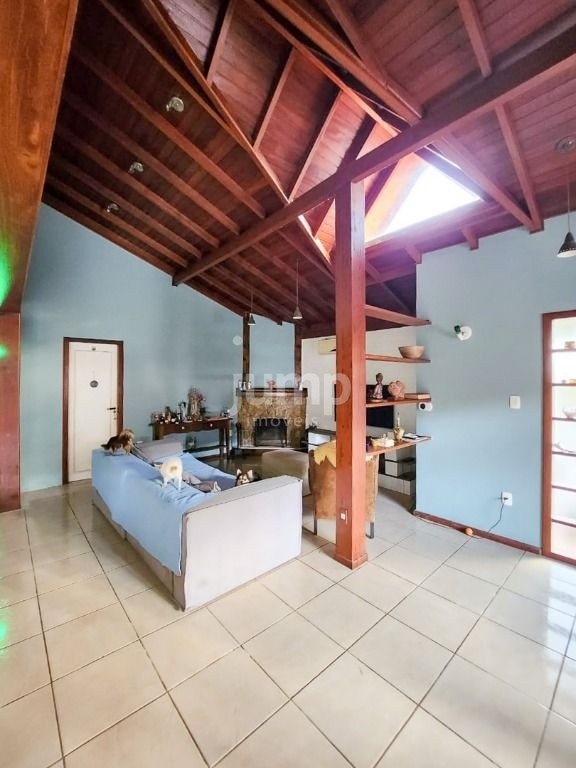 Casa à venda com 4 quartos, 250m² - Foto 5